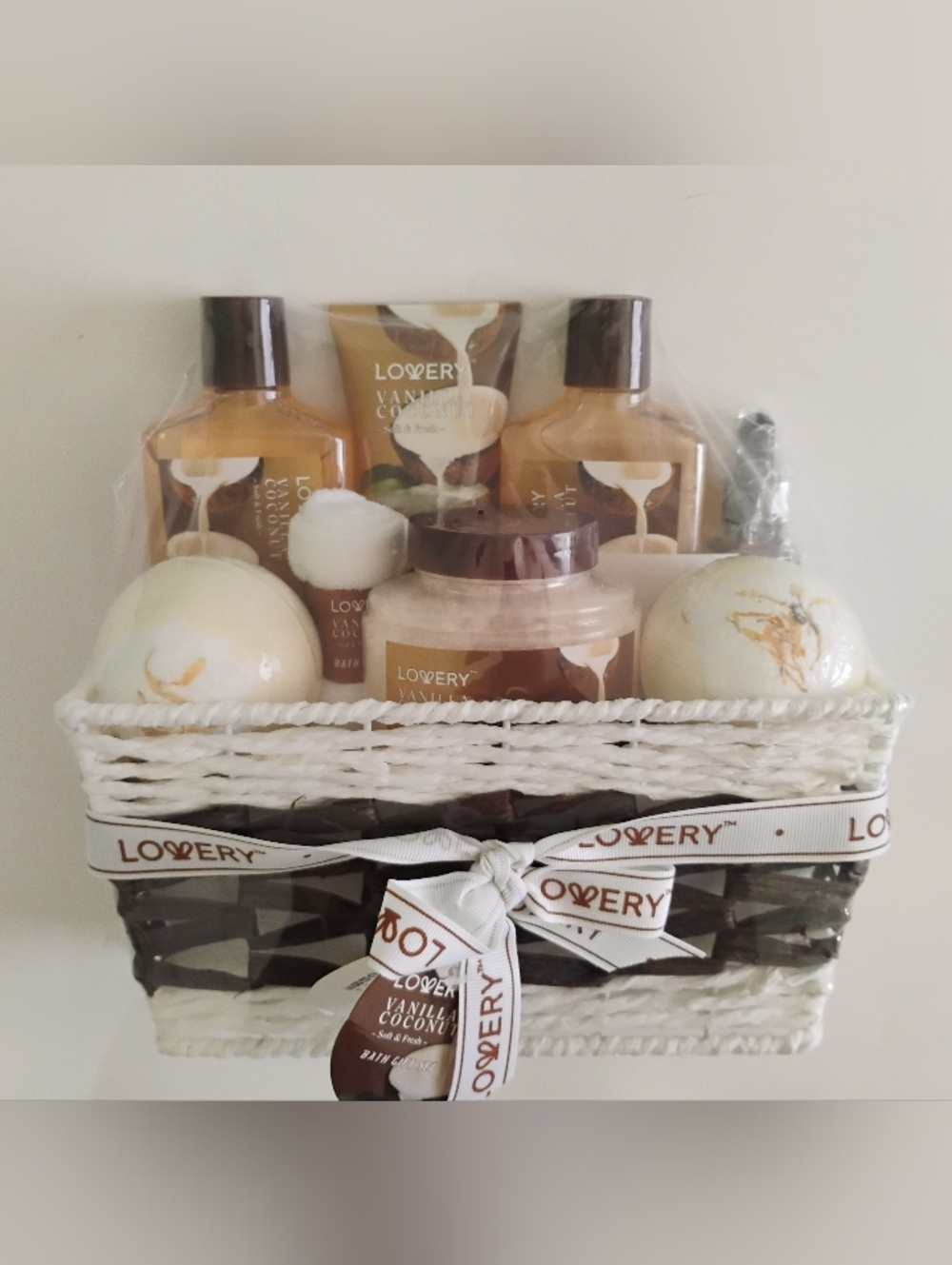 Deluxe Coconut Spa Gift Basket Bath & Body